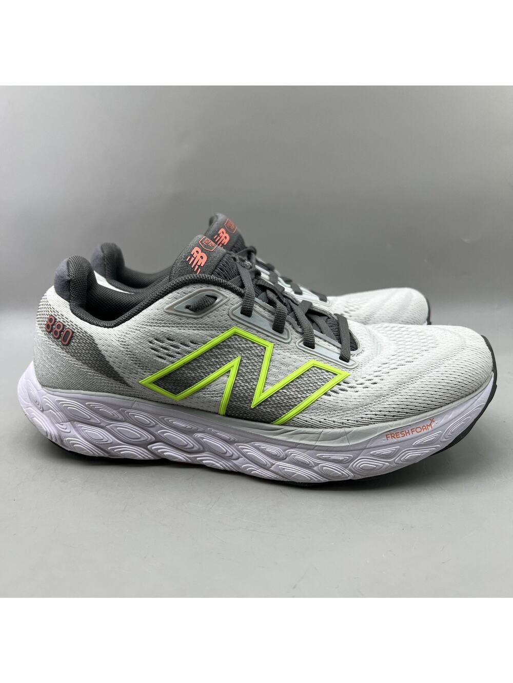 New Balance Fresh Foam 880 v14 Shoes Women Size 8.5 B Gray Comfort Low Sneakers